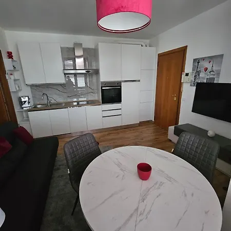 Rubin Stay-karabas Apartments-con Garage 公寓